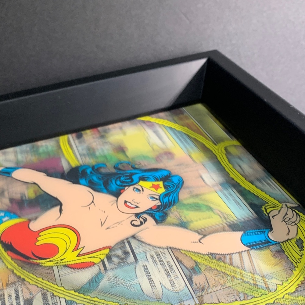 PYRAMID AMERICA | 9X12 HOLOGRAPHIC VTG WONDER WOMAN FRAMED ART | 3D - Picture 12 of 14